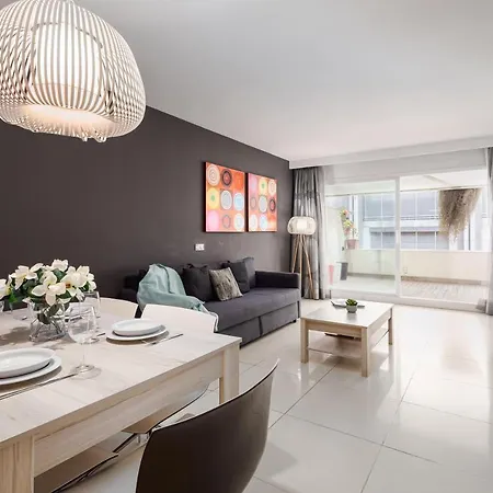 Puerto Banus, Edificio Tembo, 2 Bedroom Apartment, Parking And Pool Apartment *