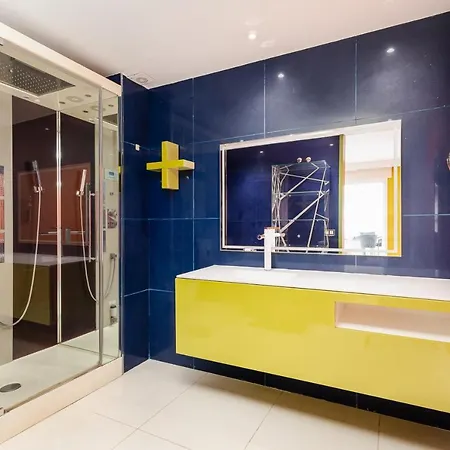 Apartment Puerto Banus, Edificio Tembo, 2 Bedroom Apartment, Parking And Pool *