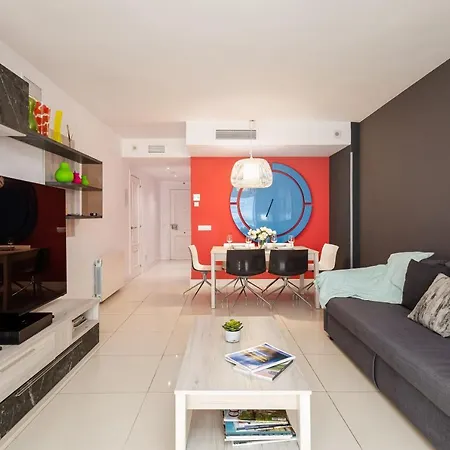 Puerto Banus, Edificio Tembo, 2 Bedroom Apartment, Parking And Pool Apartment *