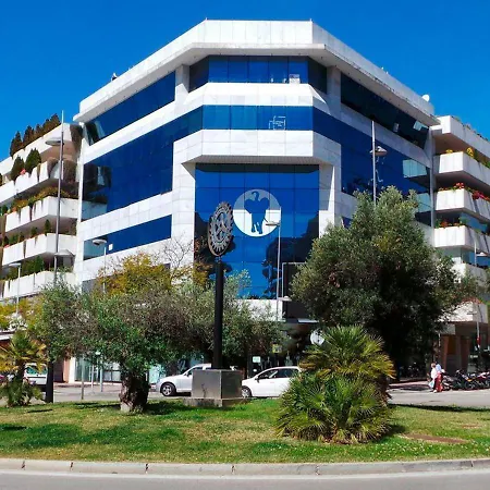 Puerto Banus, Edificio Tembo, 2 Bedroom Apartment, Parking And Pool *